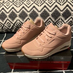 Skechers Uno Stand on Air